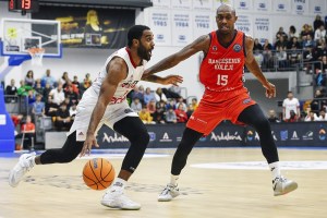 Bamberg sign Gerel Simmons