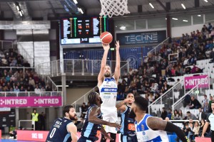 La Leonessa doma Napoli con super CJ Massinburg e vince 95-72