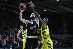 Eurolega, la classifica dopo 16 turni: Virtus e Milano più vicine ai PO