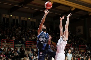 Grande colpo Dinamo, superata Tortona a domicilio