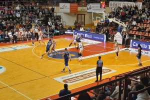 Netto successo per l’Unieuro Forlì del derby contro la Fortitudo Bologna, 88-66 il finale