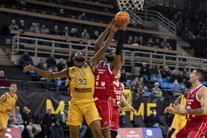 Akil Mitchell joins Los Grises De Humacao