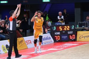 Openjobmetis Varese signs Davide Moretti
