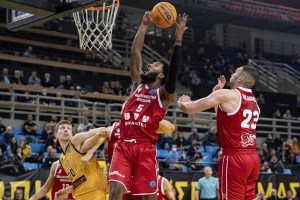 UNAHOTELS Reggio Emilia, problema alla caviglia per Hopkins