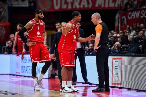 Arbitri e Olympiacos, cupi ricordi anche per Olimpia Milano