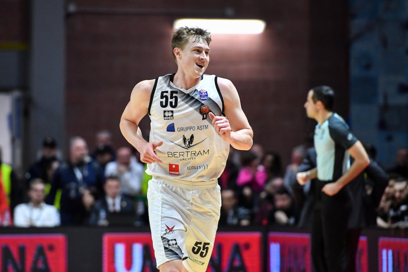 JP Macura brindisi