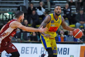 Nutribullet Treviso, sondaggio per Julyan Stone