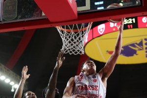 Openjobmetis Varese, Reyes non rientra. Si va sul mercato