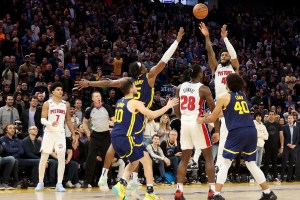 Saddiq Bey la vince così: l’incredibile buzzer beater da tre