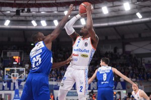 Iroegbu ruba palla e gela il PalaLeonessa: vince Treviso, Brescia si butta via