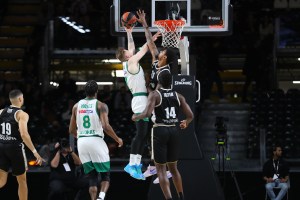 La Virtus viene beffata ancora una volta dallo Zalgiris, sua rivale per i Playoff
