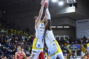 Verona vince ancora, superata Trieste con cinque uomini in doppia cifra