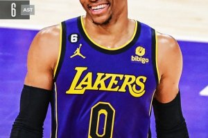 Schroder decisivo, i Lakers fermano la striscia di Memphis