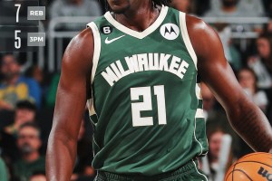 Massimo stagionale per Jrue Holiday, i Milwaukee Bucks battono Toronto