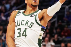 Tutto facile per i Milwaukee Bucks con Detroit: 29+12 per Giannis