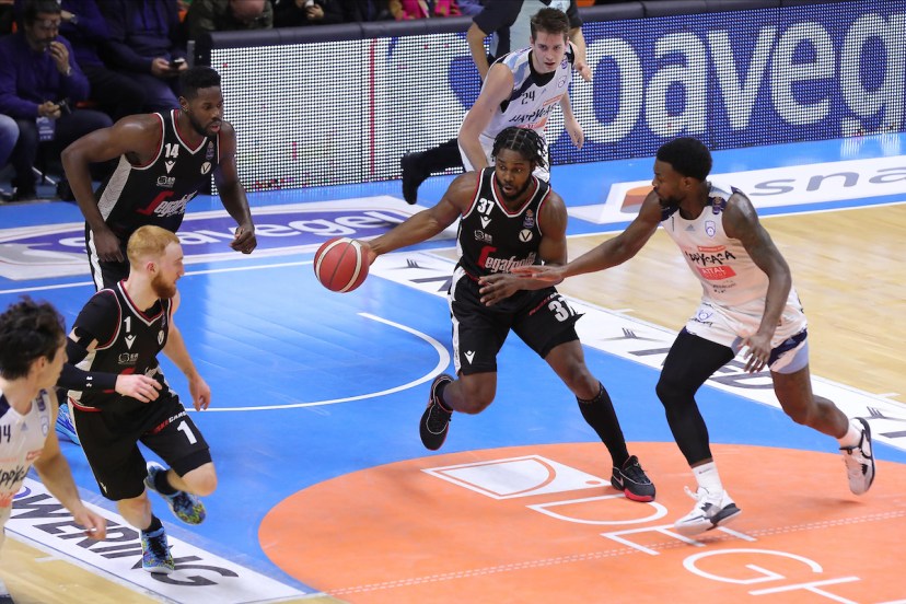 Ojeleye Bologna
