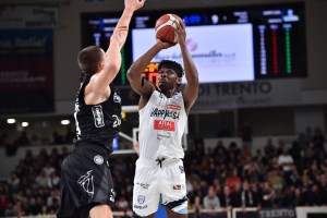 Brindisi continua ad inseguire la Coppa Italia con un Bayehe che non ti aspetti, Trento ko in casa