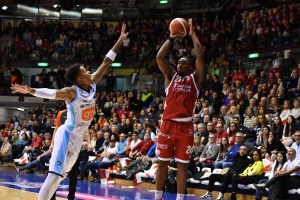 Pallacanestro Trieste, lieve distorsione per Frank Bartley