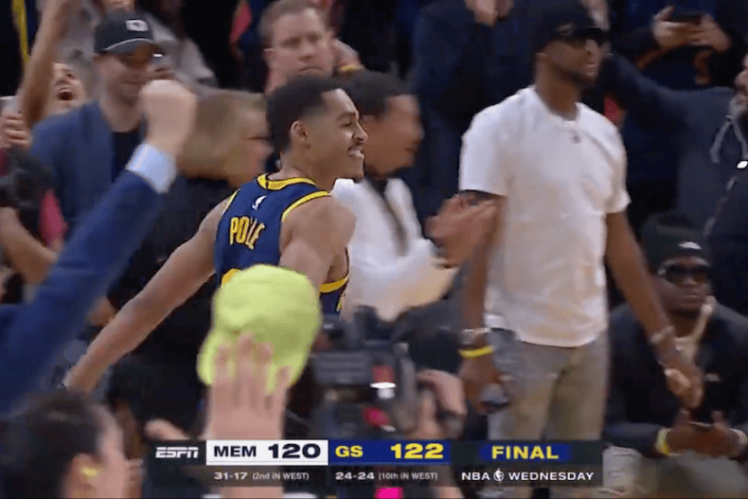 Jordan Poole, ecco il canestro della vittoria su Memphis