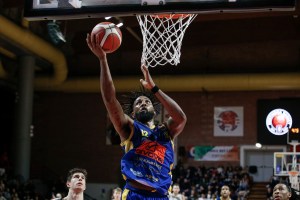 Kruize Pinkins: Dovremo affrontare la sfida con l’atteggiamento tipico dei playoff