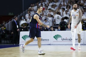 Il Barça si prende il Clasico e aggancia il Real Madrid in vetta