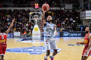 Banco di Sardegna Sassari, contro Napoli il miglior Dowe della stagione