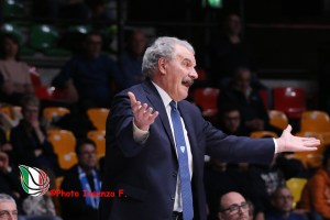 Pallacanestro Cantù, Romeo Sacchetti sollevato dall’incarico