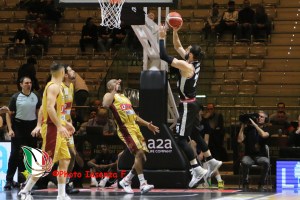 Lampo Teodosic e Belinelli versione “Cookie Monster”: è lezione Virtus alla Reyer