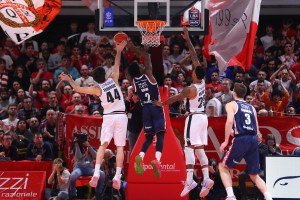 Nella lotta esce fuori la Virtus. Battuta Reggio 63-74
