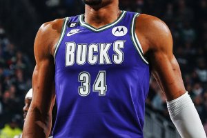 I Milwaukee Bucks superano i Clippers con 54 punti di Giannis Antetokounmpo