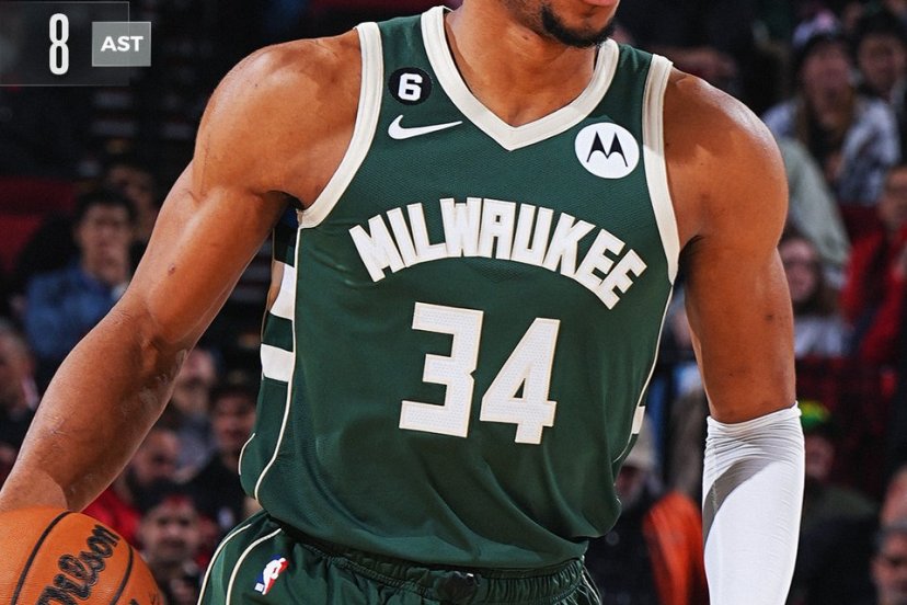 Per i Bucks ottavo successo in fila, 27 di Lopez a Portland