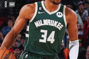 Per i Bucks ottavo successo in fila, 27 di Lopez a Portland