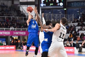 Della Valle e Gabriel trascinano Brescia al successo su Cluj