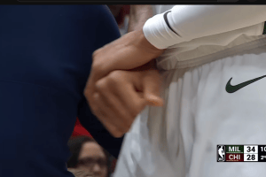 Milwaukee Bucks, infortunio al polso per Giannis Antetokounmpo