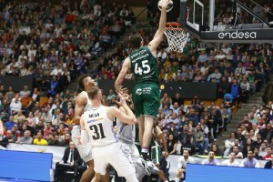 CopaACB: L’Unicaja piega il Real Madrid e vola in finale