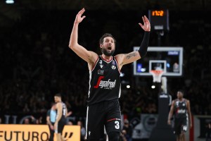 La Virtus batte una mai doma Tortona al fotofinish