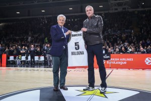 Virtus, nel prepartita l’omaggio a Sasha Danilovic
