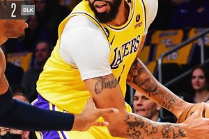 Anthony Davis domina, Memphis 0-2 senza Ja Morant