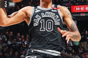 Doppia doppia di Sochan, Orlando si arrende agli Spurs