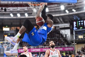 Brescia ritrova il successo dopo sette ko, Trieste mai in partita