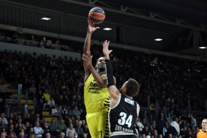 Fenerbahce, 3-4 settimane di stop per Dyshawn Pierre