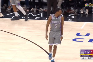 De’Aaron Fox hits the clutch game winning shot in Chicago