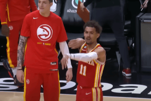 Hawks: Trae Young espulso per aver tirato il pallone all’arbitro