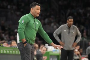 Celtics assistant Stoudamire to coach Georgia Tech