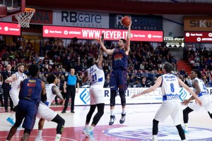 Prova di forza di Venezia che dilaga con Brescia: Watt e Willis grandi protagonisti