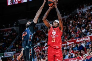 È ancora lotta a tre al vertice al termine della giornata dei derby in Liga Endesa