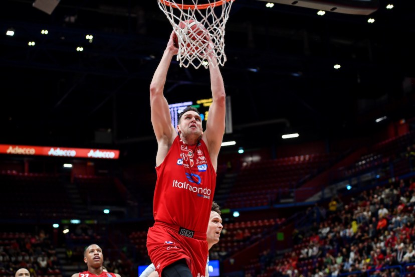 L'Olimpia Milano esce alla distanza e vola via con Voigtmann, Treviso ko