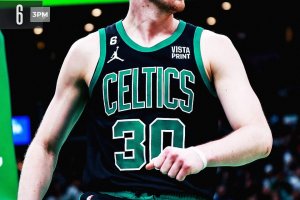 Hauser brilla, Boston passa su Toronto
