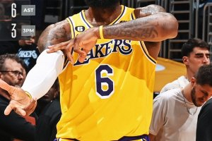 30 di James, ma anche Schroder e Hachimura: LA batte Minnesota