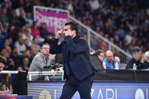 Alessandro Magro: In attacco molto solidi; nel secondo tempo in difesa la musica è cambiata